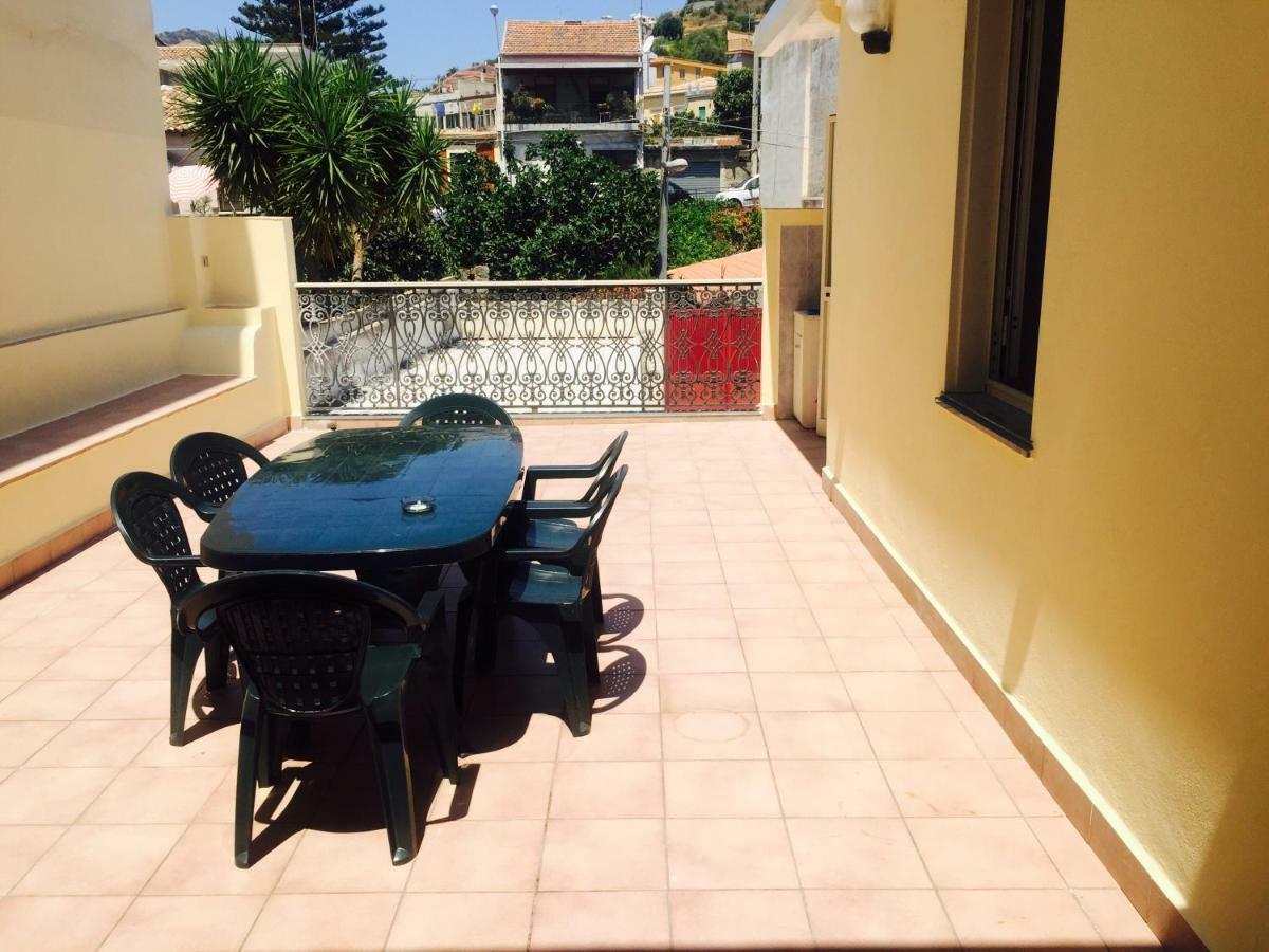 Casa F. I. Apartment Roccalumera Exterior foto